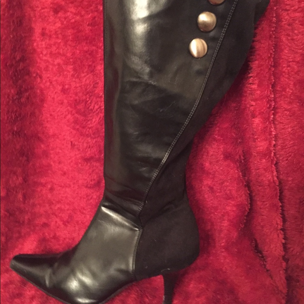 Black Knee Boot With Elasticized Suede Back